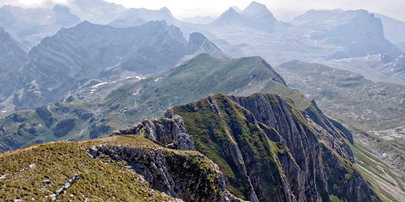 从顽石到艺术：揭秘大理石雕刻从选材到成品的完整工艺流程