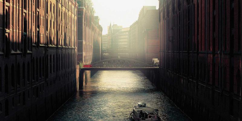 废弃材料的艺术重生：木雕与石雕的环保工艺创作指南