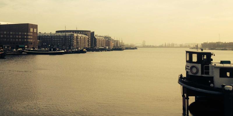 方寸间的文化传承：橄榄核雕如何融合木雕艺术与民俗故事